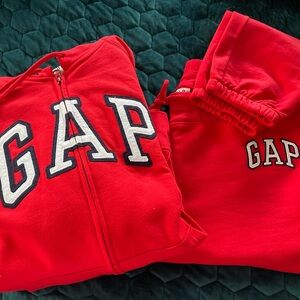 GAP FACTORY Logo Zip Hoodie & Logo Joggers